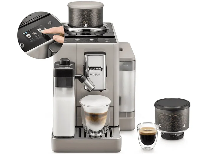 Macchina Automatica per Caffè Rivelia EXAM440.55.BG, Caraffa Montalatte Automatica, 2 portachicchi intercambiabili, 16 bevande dirette, Display Touch, 19 bar, 1450 W, Beige - DE'LONGHI